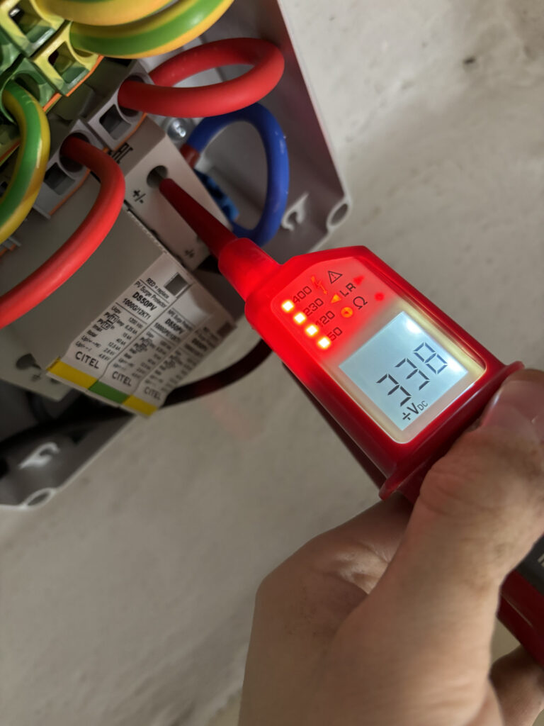Messung elektrischer Anlagen mit professionellem Prüfgerät
